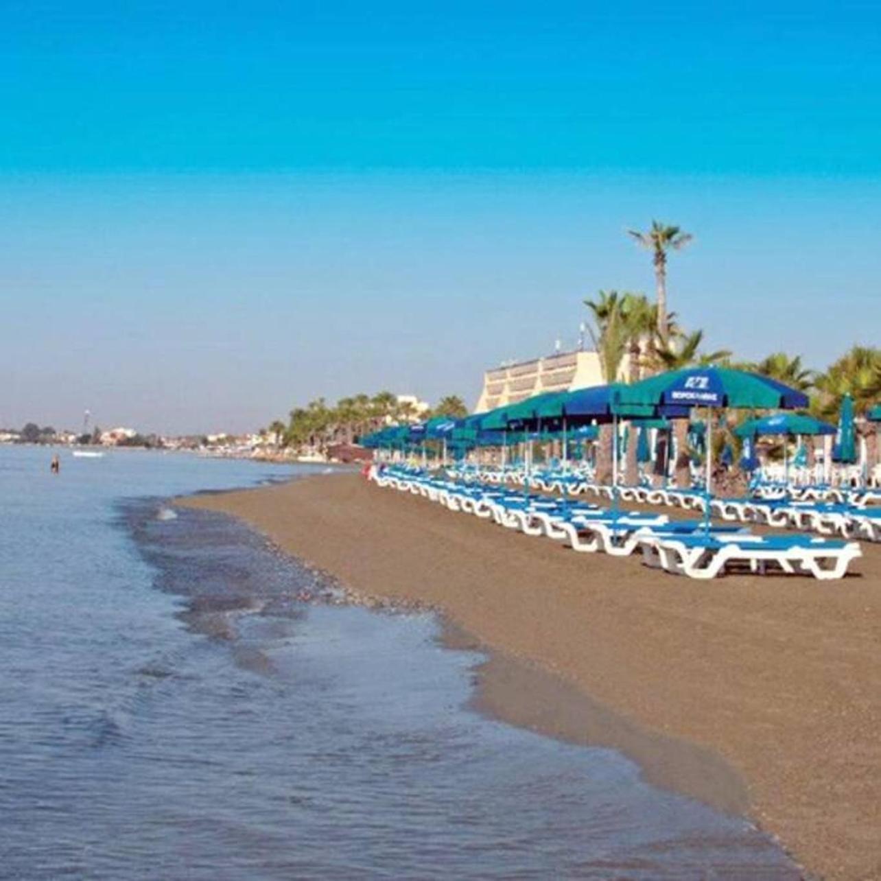 Oroklini Star 200Metres From The Sandy Beach Larnaca Luaran gambar