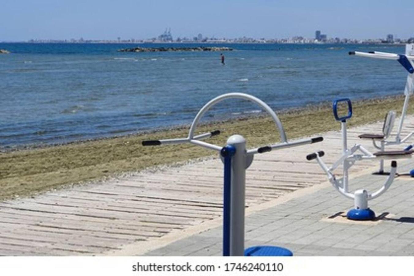Oroklini Star 200Metres From The Sandy Beach Larnaca Luaran gambar